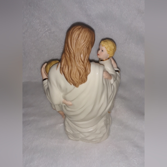 Lenox THE CHILDREN'S BLESSING Figurine Jesus With Boy & Girl Box included - Picture 6 of 12
